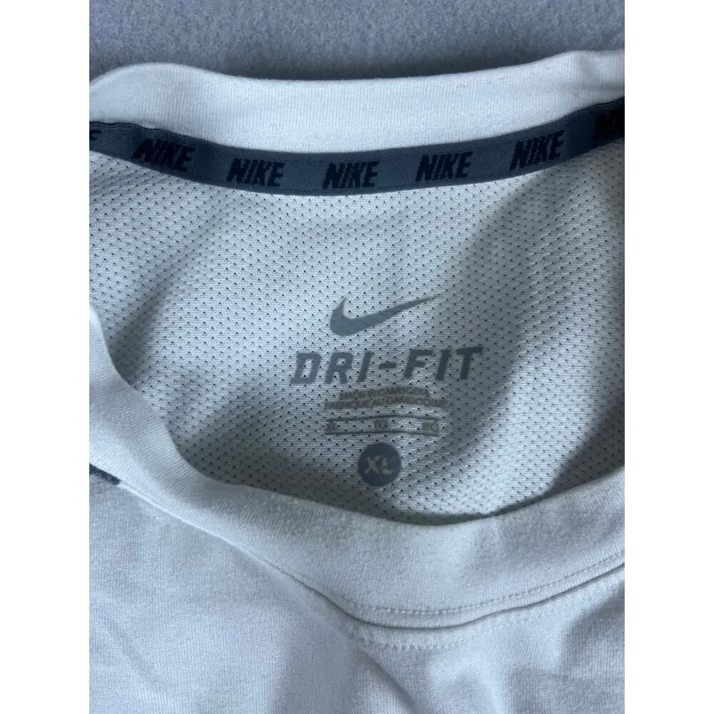 Nike Dri-FIT Top Mens XL White Long Sleeve Mesh Detail Performance Athletic Gym